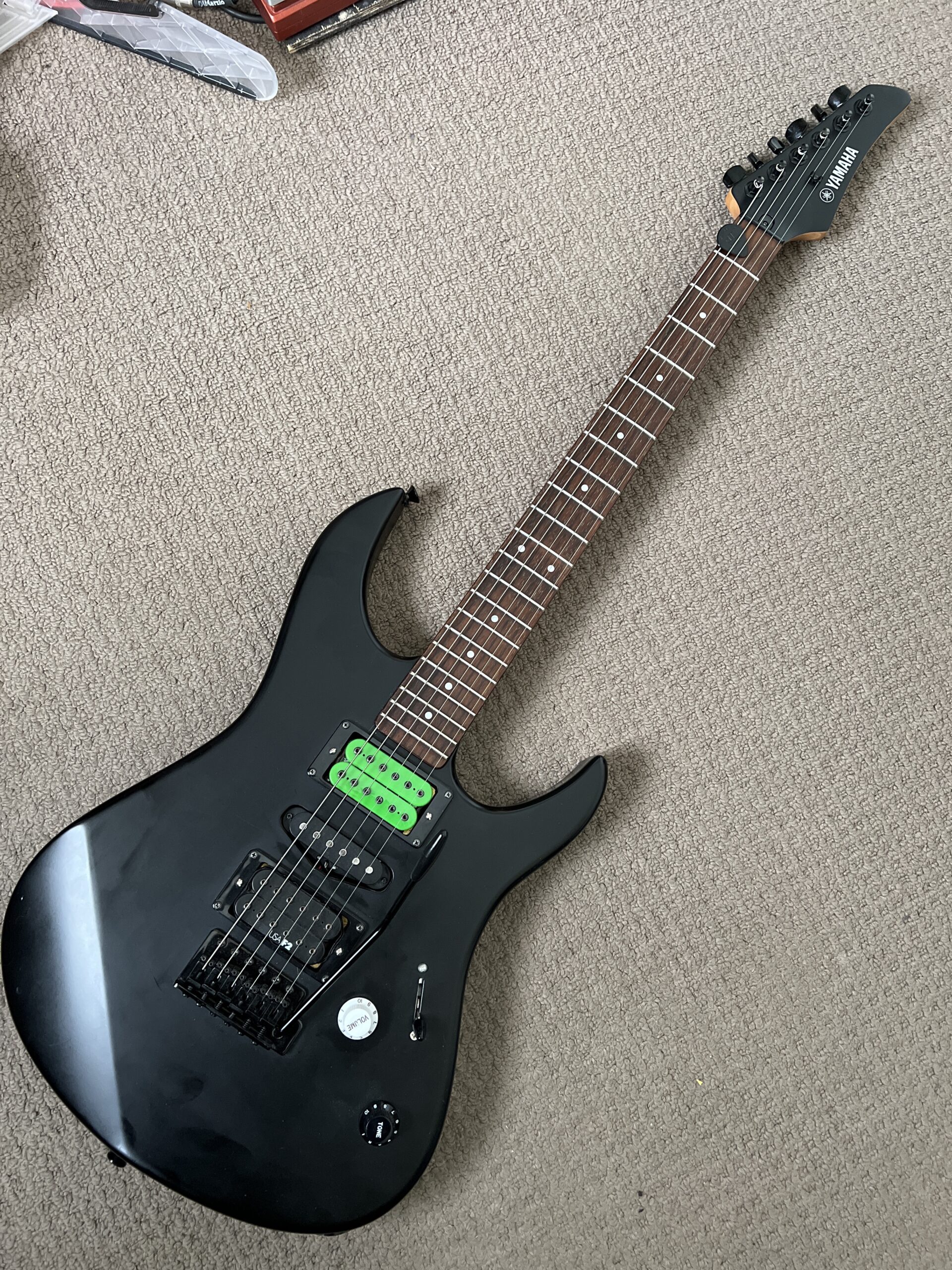 Yamaha RGX 121 SJ guitar
